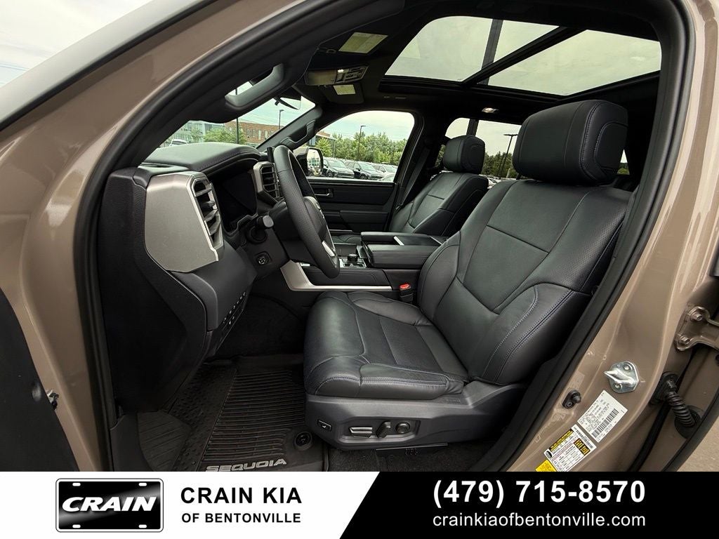 2026 Toyota Sequoia Platinum - 4WD / PANORAMIC SUNROOF / ONE OWNER