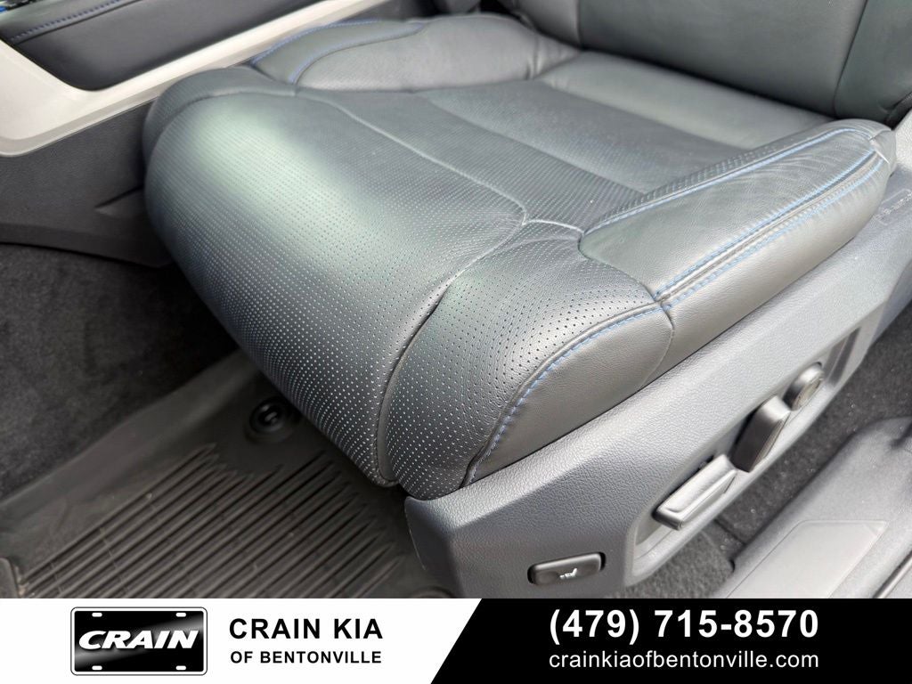 2026 Toyota Sequoia Platinum - 4WD / PANORAMIC SUNROOF / ONE OWNER