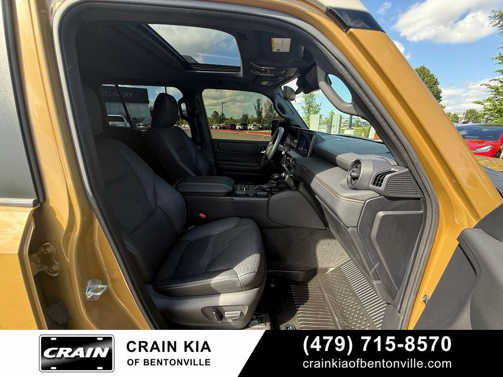 2024 Toyota Land Cruiser Base - 4WD / SUNROOF / ONE OWNER