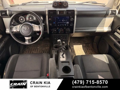 2010 Toyota FJ Cruiser Base - 4WD / CLEAN CARFAX
