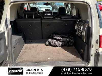 2010 Toyota FJ Cruiser Base - 4WD / CLEAN CARFAX