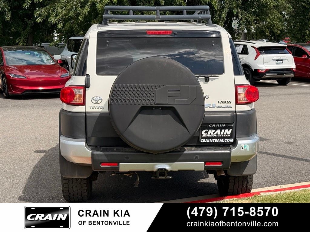 2010 Toyota FJ Cruiser Base - 4WD / CLEAN CARFAX