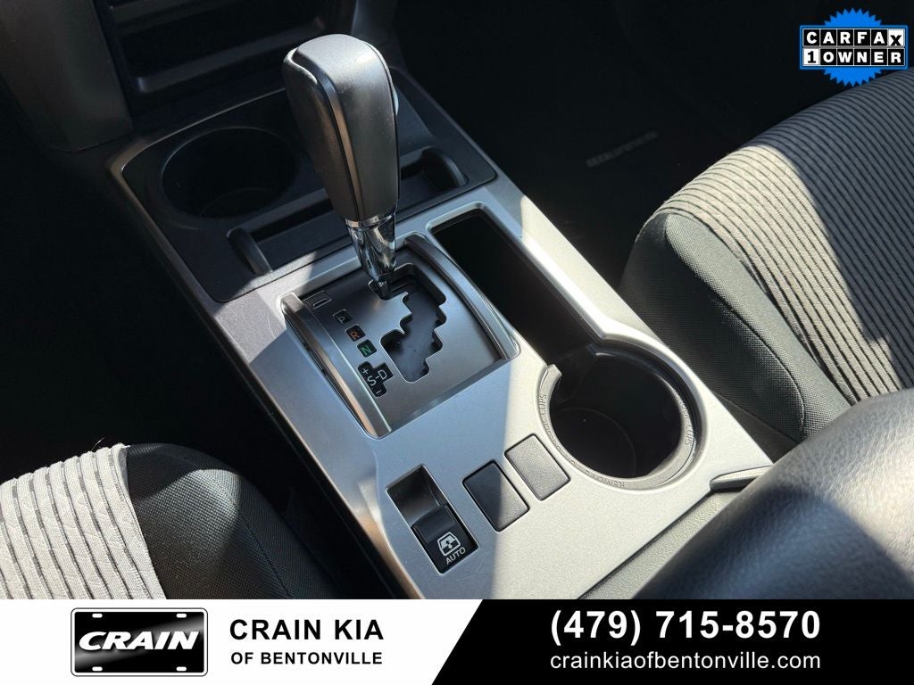 2024 Toyota 4Runner SR5 - 4WD / CLEAN CARFAX / ONE OWNER