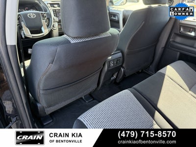 2024 Toyota 4Runner SR5 - 4WD / CLEAN CARFAX / ONE OWNER