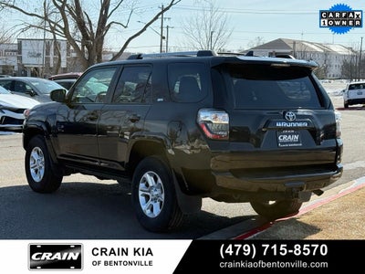 2024 Toyota 4Runner SR5 - 4WD / CLEAN CARFAX / ONE OWNER