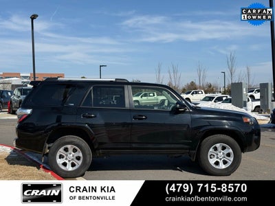 2024 Toyota 4Runner SR5 - 4WD / CLEAN CARFAX / ONE OWNER
