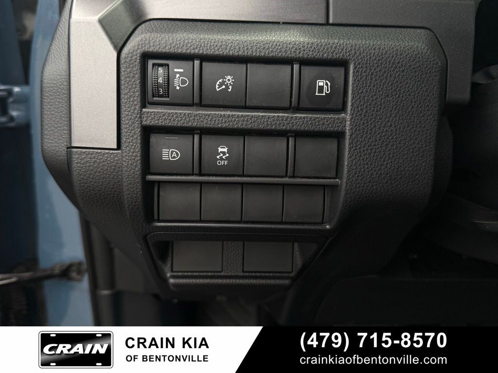 2025 Toyota 4Runner SR5 - 4WD / CLEAN CARFAX / ONE OWNER