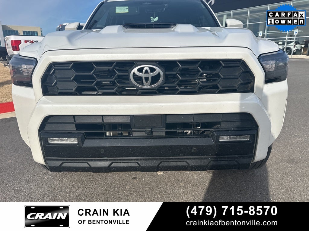 2025 Toyota 4Runner TRD Sport - 4WD / CLEAN CARFAX / ONE OWNER