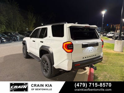2025 Toyota 4Runner SR5 - 4WD / CLEAN CARFAX / ONE OWNER