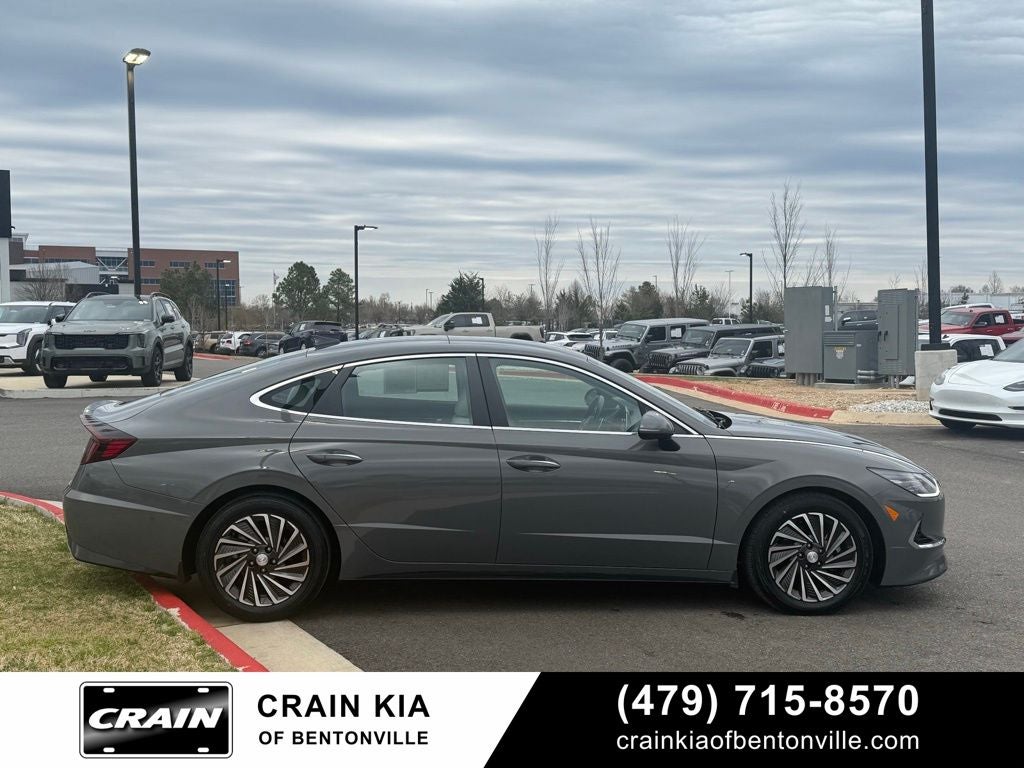 2022 Hyundai Sonata Hybrid Limited - CLEAN CARFAX / 51 HWY MPG / SOLAR PANEL ROOF