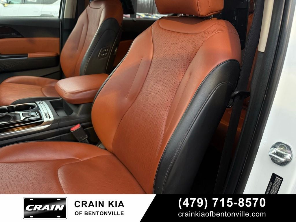 2022 Kia Carnival SX - DUAL SCREEN DVD