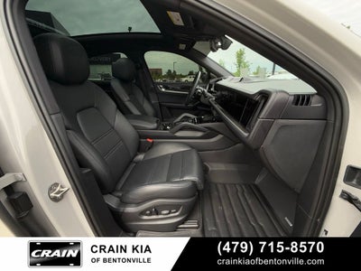 2024 Porsche Cayenne Coupe S - AWD / PANORAMIC SUNROOF / ONE OWNER