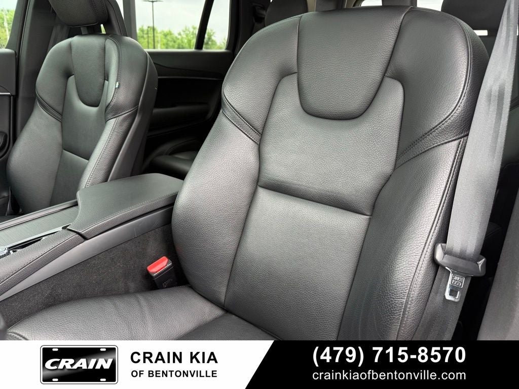 2020 Volvo XC90 T6 Momentum - AWD / PANORAMIC SUNROOF