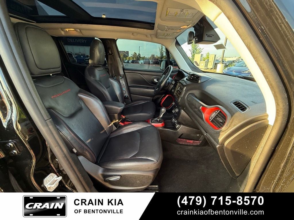 2022 Jeep Renegade Trailhawk - 4WD / PANORAMIC SUNROOF / ONE OWNER