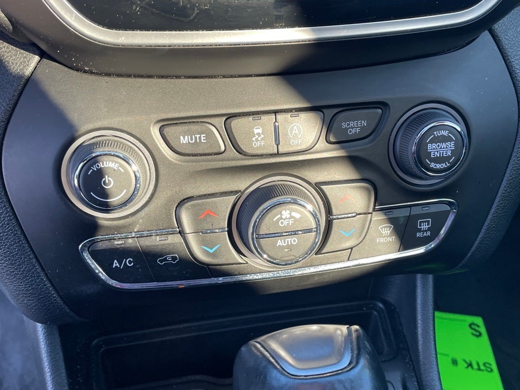 2022 Jeep Cherokee Limited MOONROOF / LEATHER / HEATED SEATS