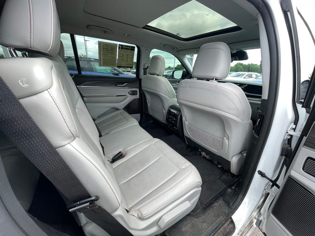 2023 Jeep Grand Cherokee L Overland MOONROOF / HEATED SEATS