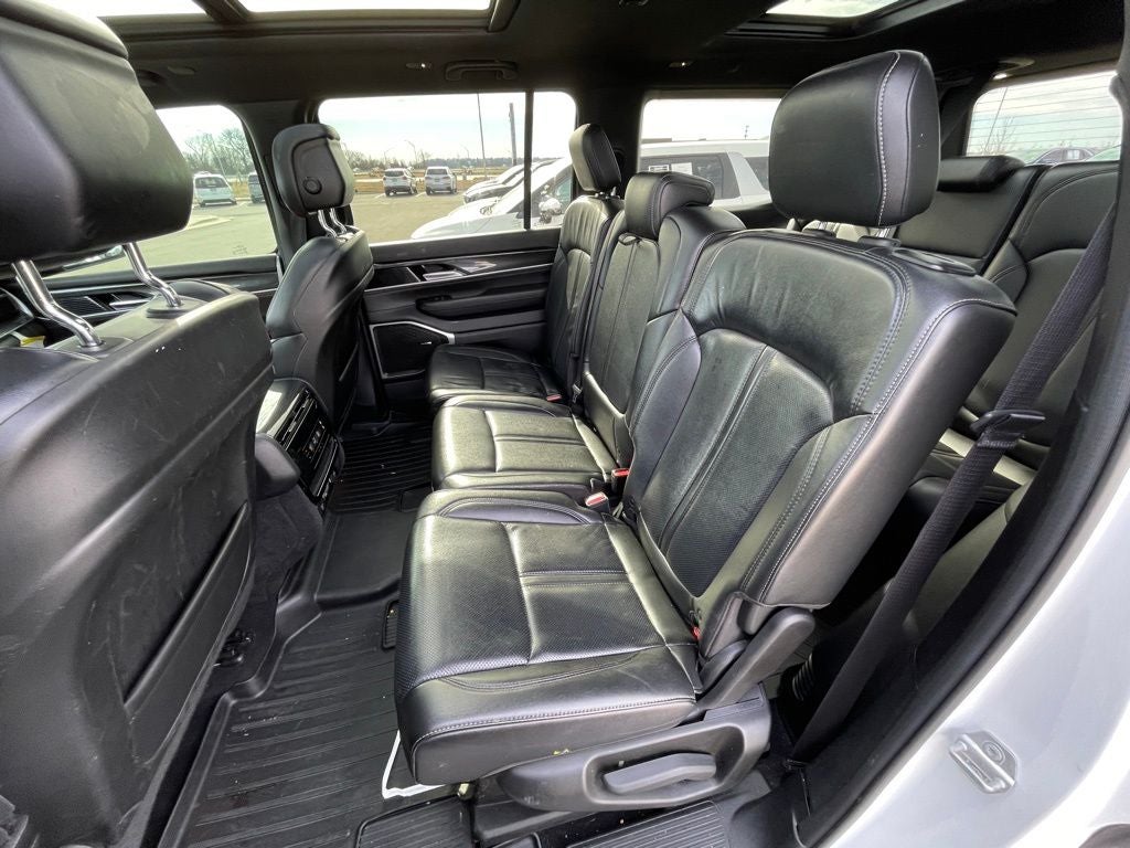 2023 Jeep Wagoneer Base 4X4 / NAV / HEATED SEATS