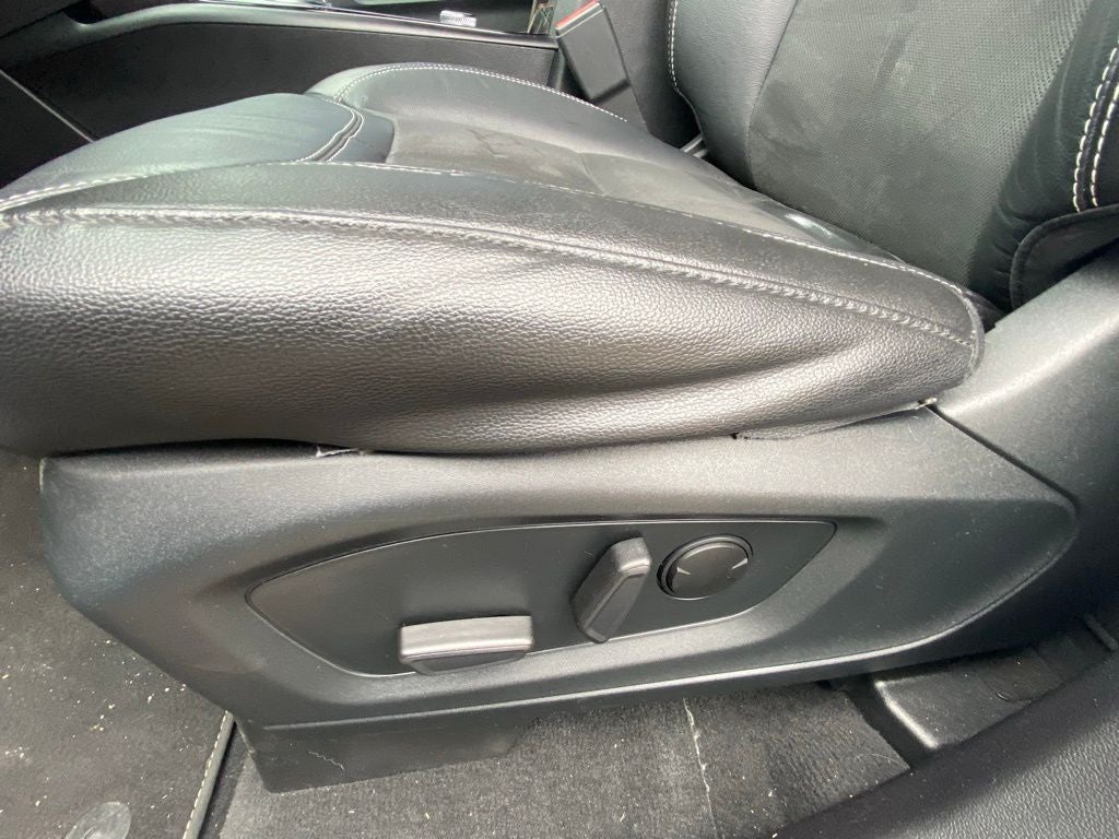 2022 Ford Explorer ST 4X4 / HEATED SEATS / 3RD ROW