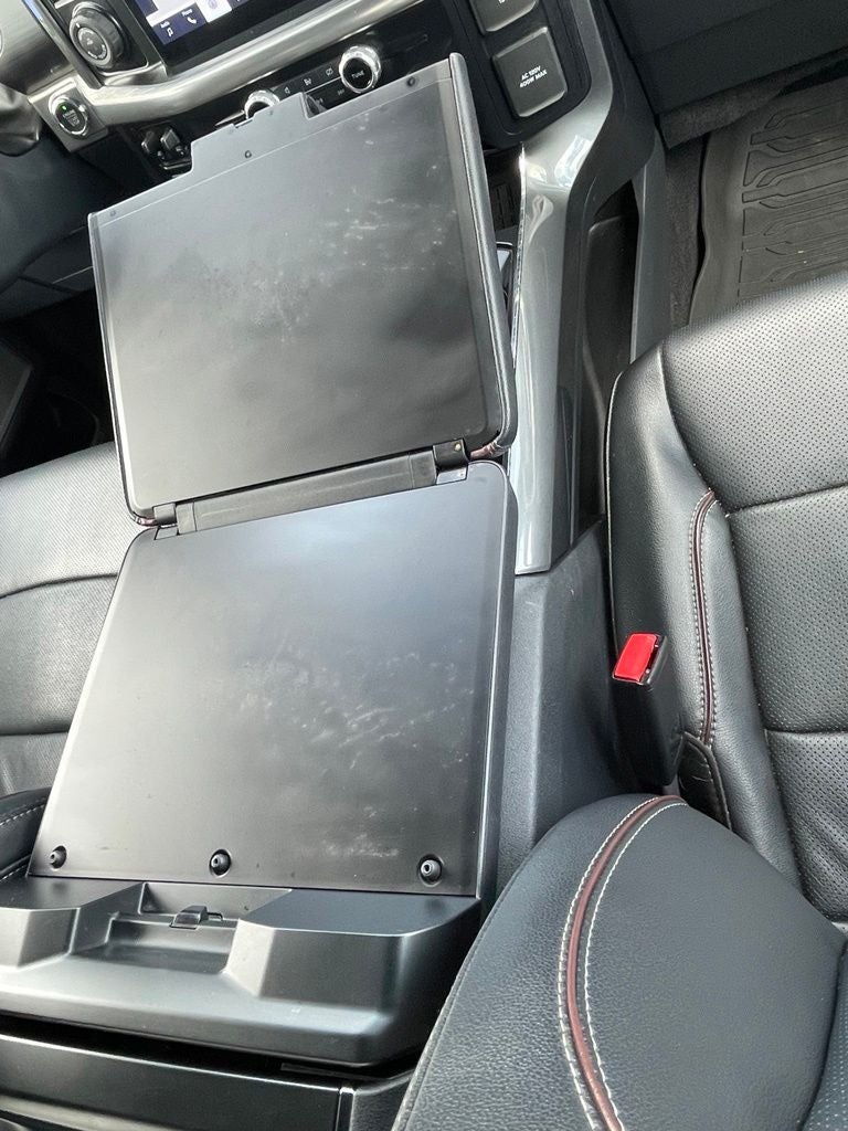 2023 Ford F-150 Lariat HEATED SEATS / 4X4