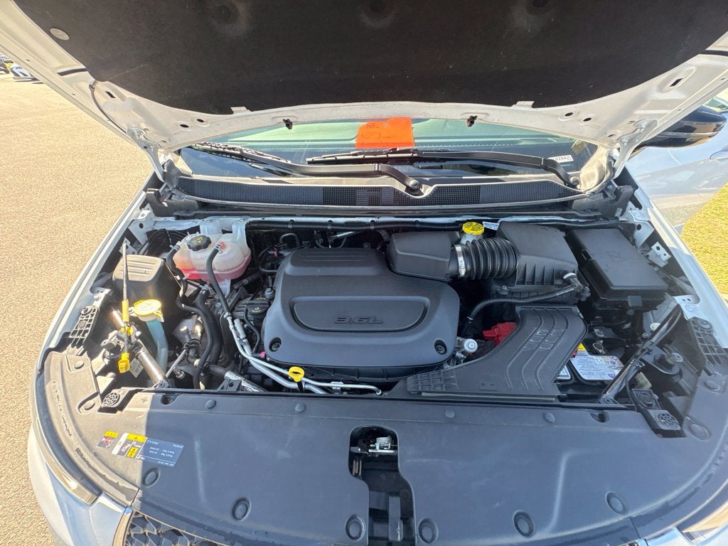 2025 Chrysler Pacifica Select HEATED SEATS / BACK UP CAM
