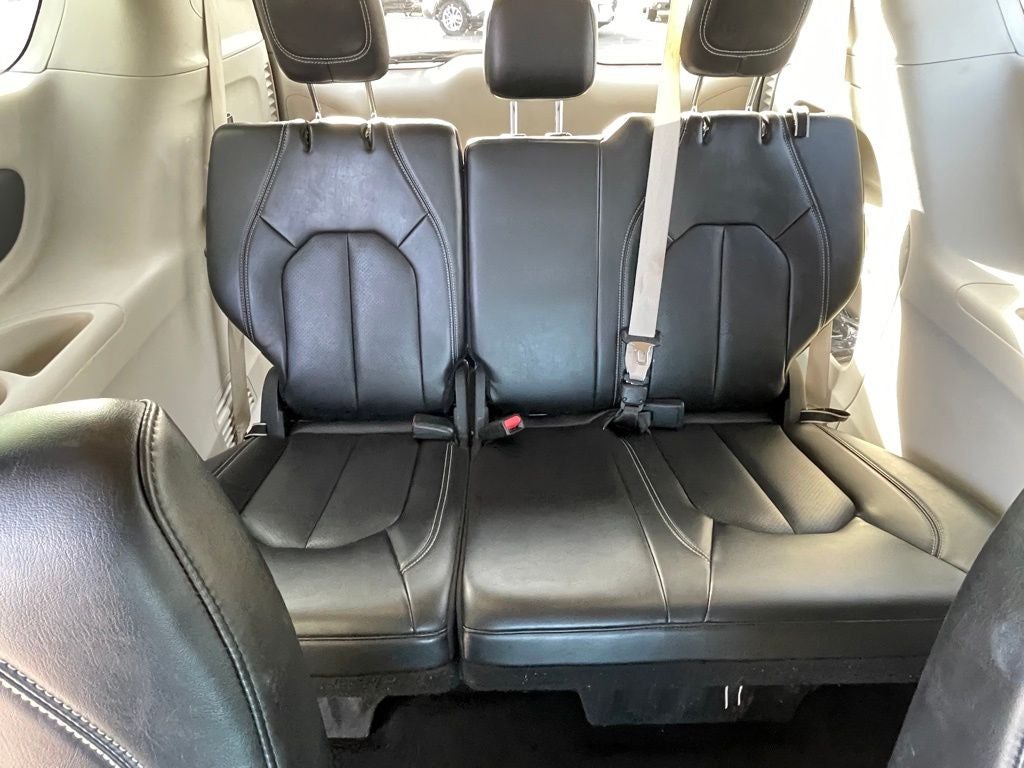 2023 Chrysler Pacifica Touring L HEATED SEATS / ONE OWNER