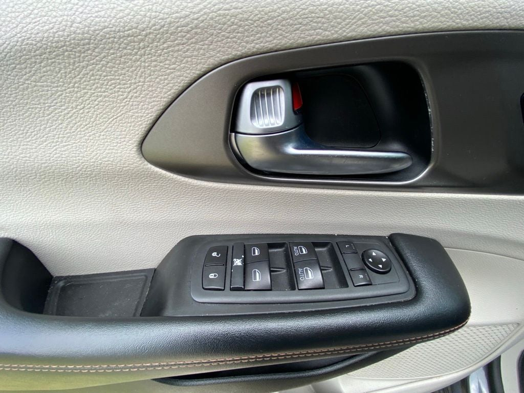 2020 Chrysler Pacifica Touring L POWER LIFT GATE / HEATED SEATS