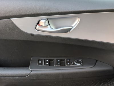 2023 Kia Forte LXS CPO / ONE OWNER