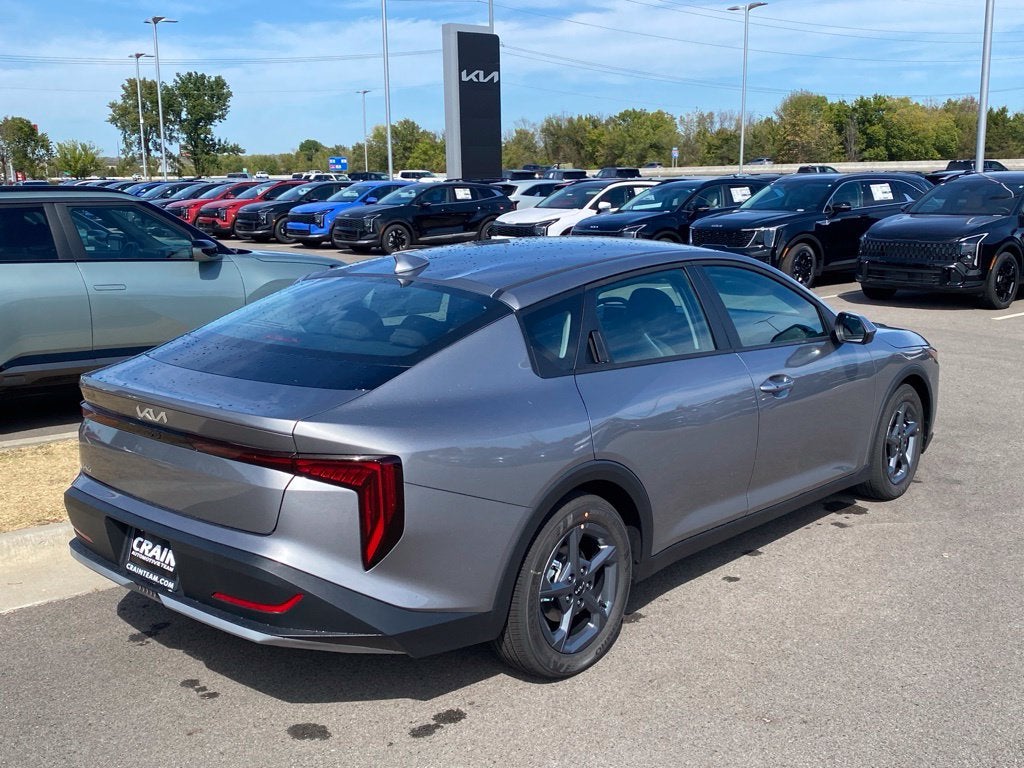 2026 Kia K4 LXS