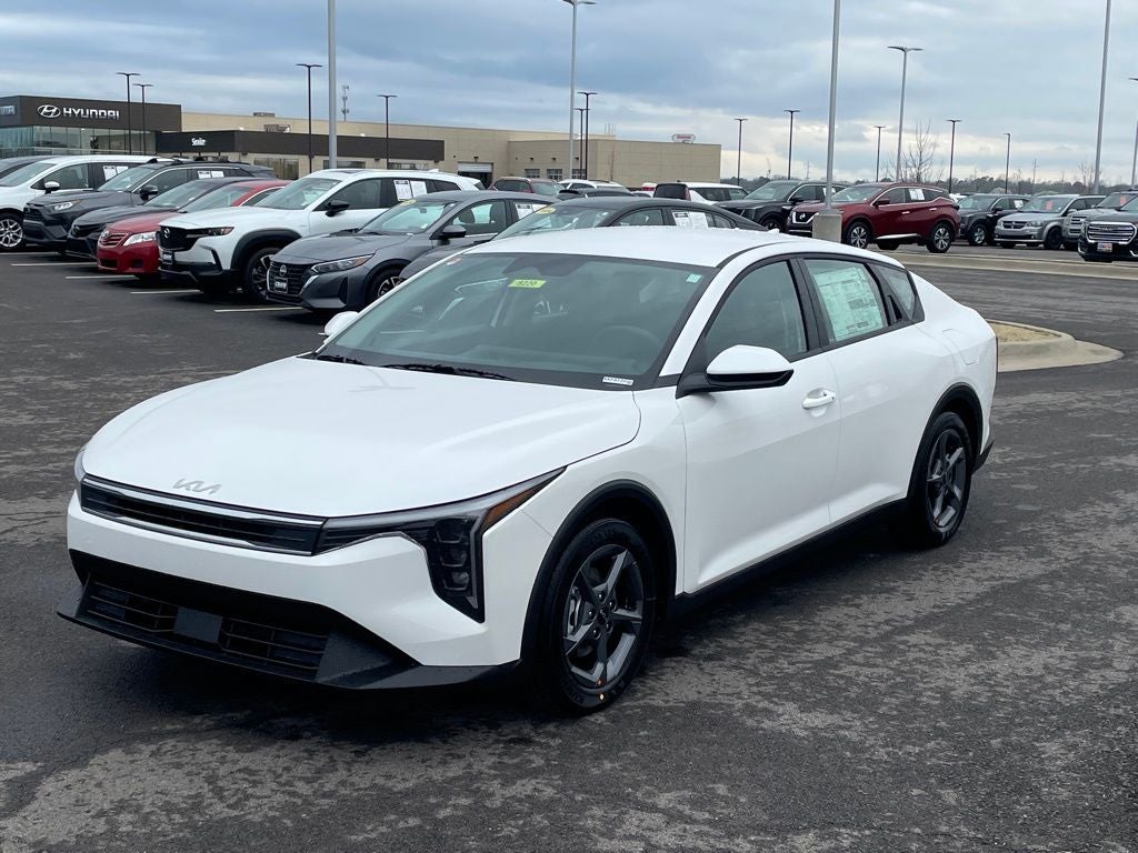 2026 Kia K4 LXS