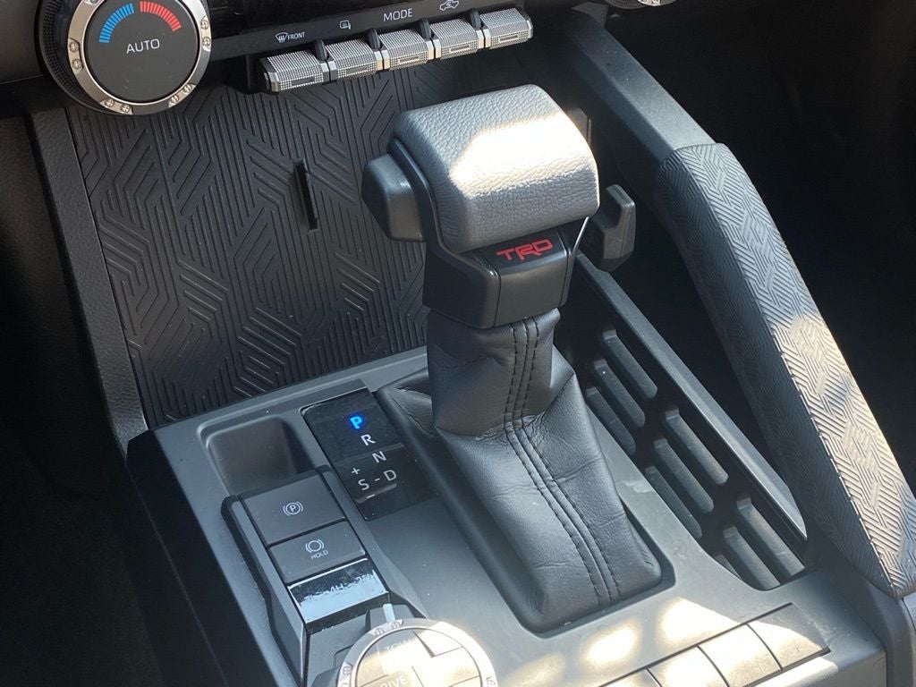 2025 Toyota Tacoma TRD Off-Road 4X4 / ONE OWNER