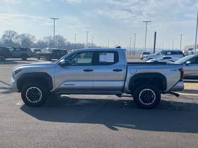 2025 Toyota Tacoma TRD Off-Road 4X4 / ONE OWNER