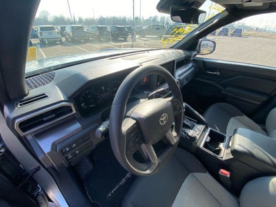 2025 Toyota Tacoma TRD Off-Road 4X4 / ONE OWNER