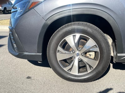 2023 Subaru Ascent Premium AWD / HEATED SEATS