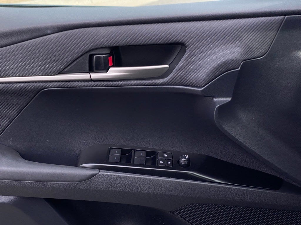 2025 Toyota Camry SE LEATHER / POWER SEAT