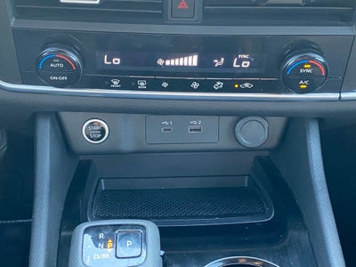 2023 Nissan Rogue SV AWD / CLEAN CARFAX