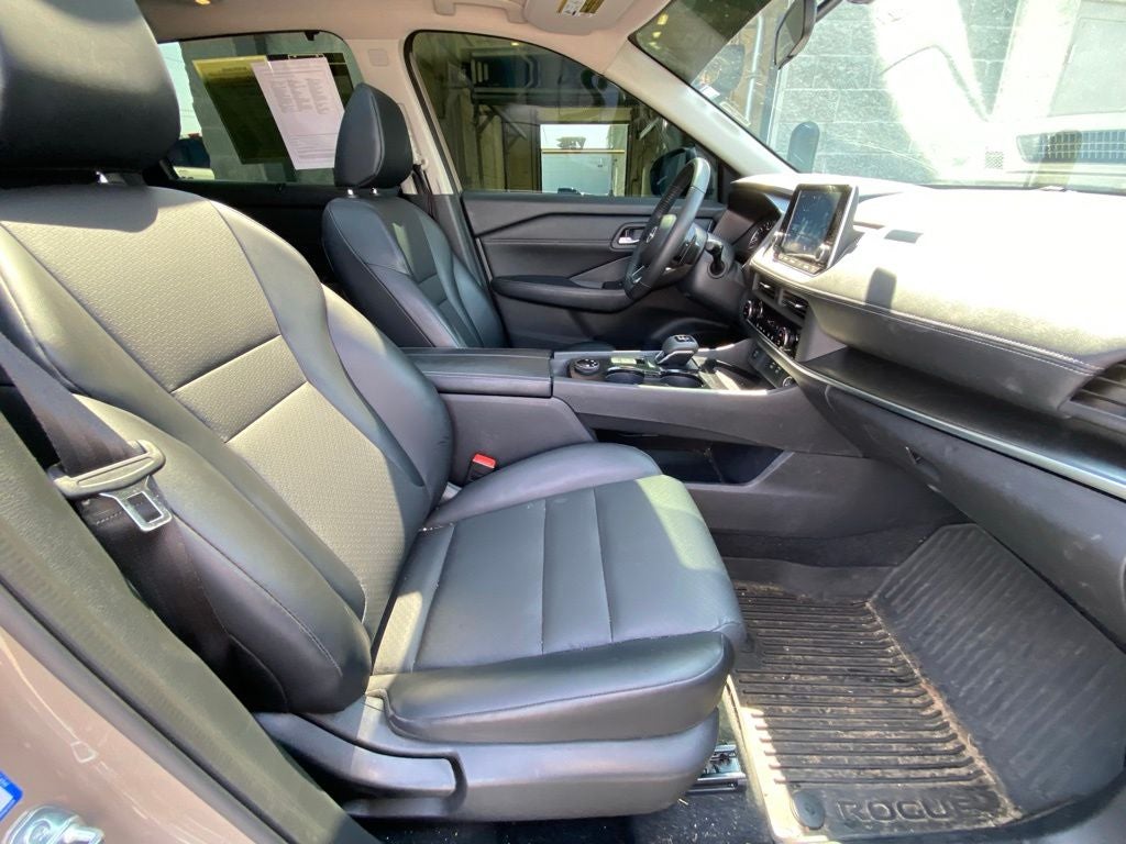 2024 Nissan Rogue SV MOONROOF / AWD / HEATED SEATS