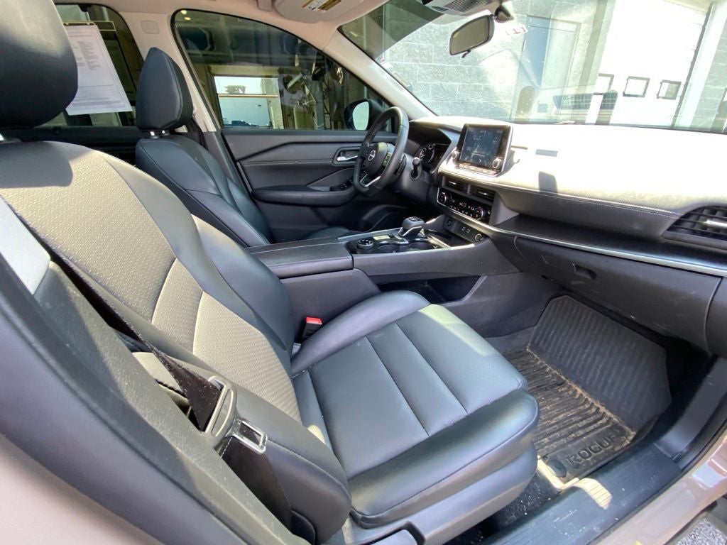 2024 Nissan Rogue SV MOONROOF / AWD / HEATED SEATS
