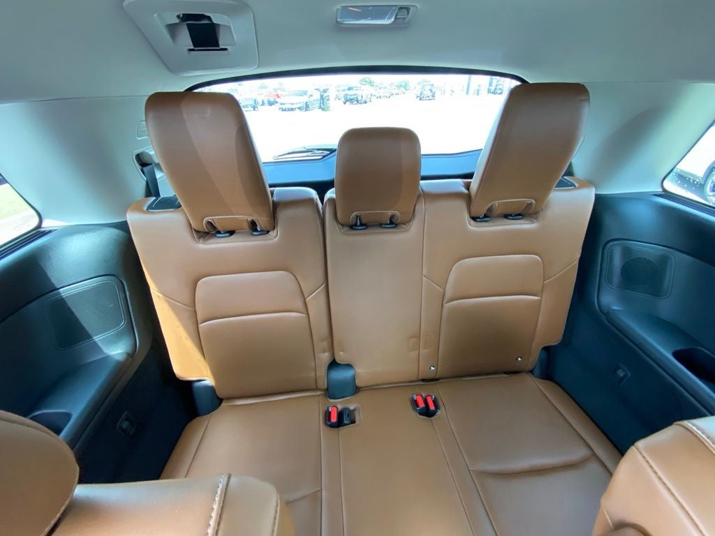 2024 Nissan Pathfinder Platinum 4X4 / HEATED AND COOLED SEATS / LOADED