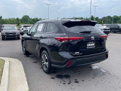 2020 Toyota Highlander XLE MOONROOF / HEATED SEATS