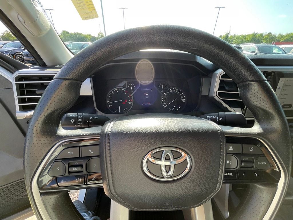 2024 Toyota Tundra SR5 4X4 / ONE OWNER / CLEAN CARFAX