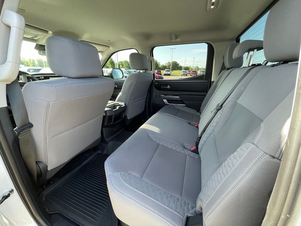 2024 Toyota Tundra SR5 4X4 / ONE OWNER / CLEAN CARFAX