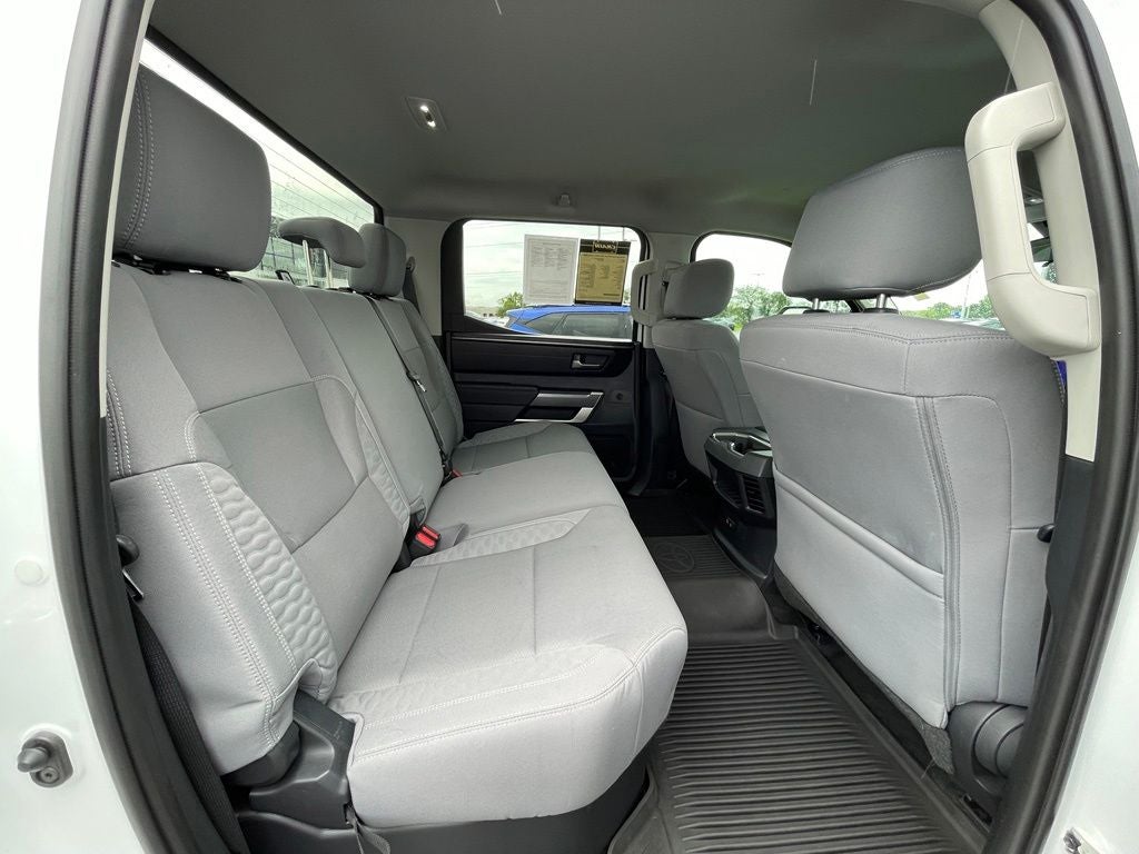 2024 Toyota Tundra SR5 4X4 / ONE OWNER / CLEAN CARFAX