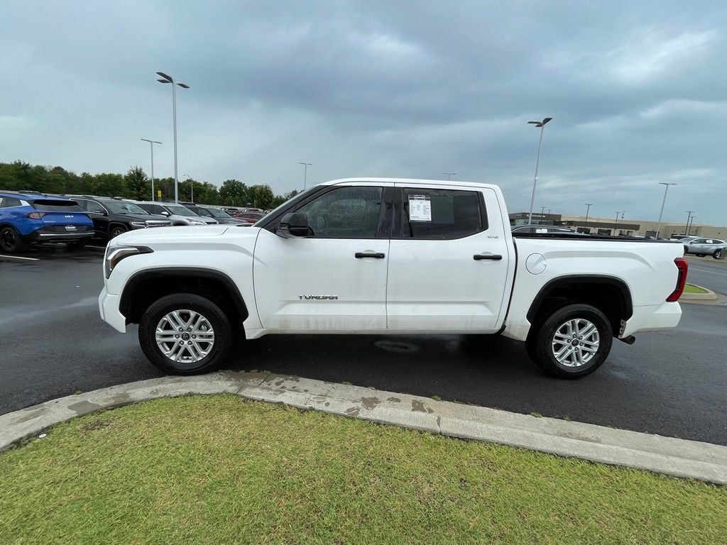 2024 Toyota Tundra SR5 4X4 / ONE OWNER / CLEAN CARFAX