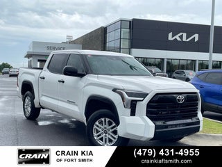 2024 Toyota Tundra SR5 4X4 / ONE OWNER / CLEAN CARFAX
