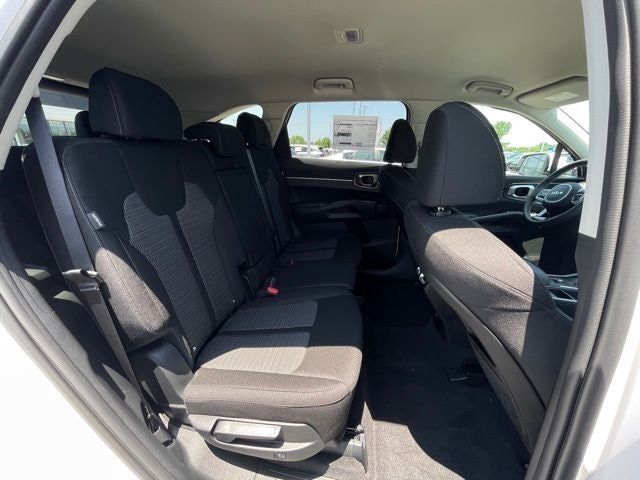 2025 Kia Sorento LX