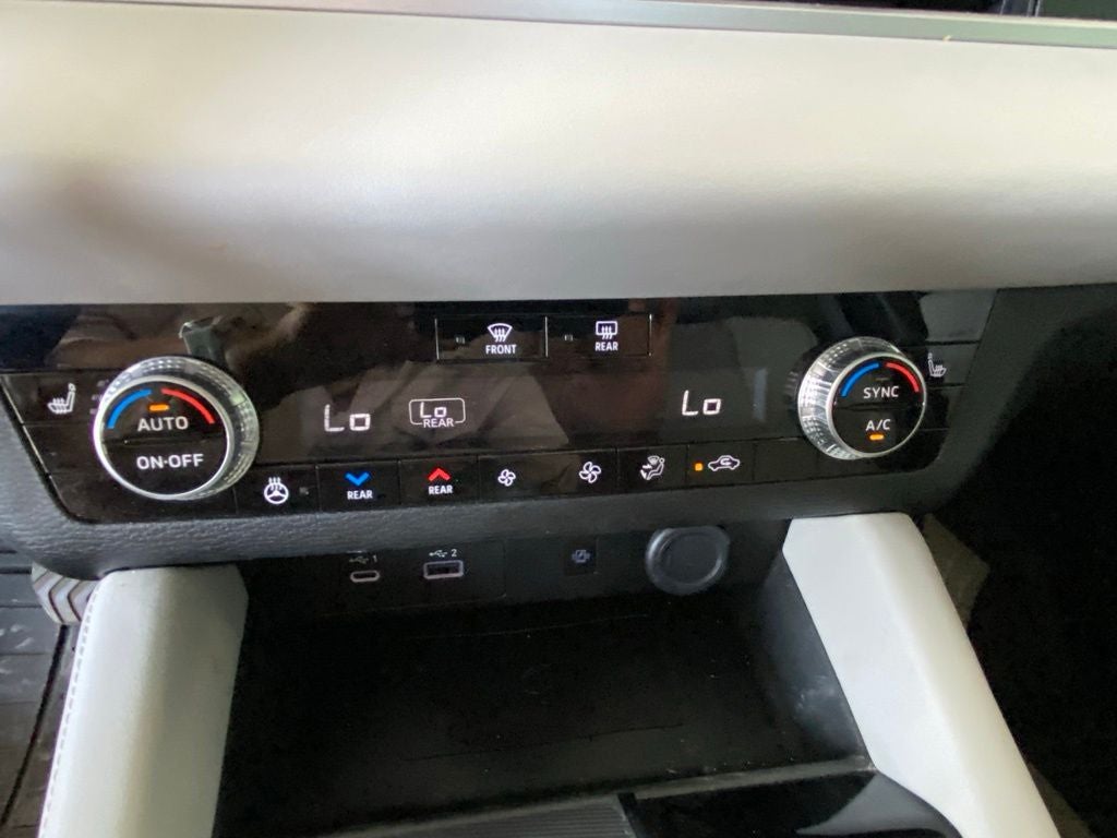 2024 Mitsubishi Outlander SEL HEATED SEATS / POWER LIFT GATE