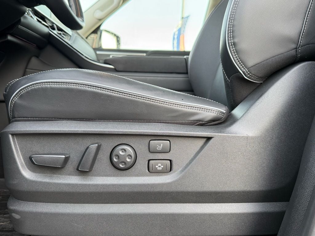 2025 INFINITI QX80 SENSORY HEATED SEATS / MOONROOF / ONE OWNER