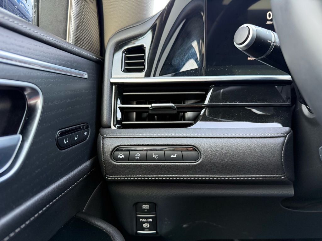 2025 INFINITI QX80 SENSORY HEATED SEATS / MOONROOF / ONE OWNER