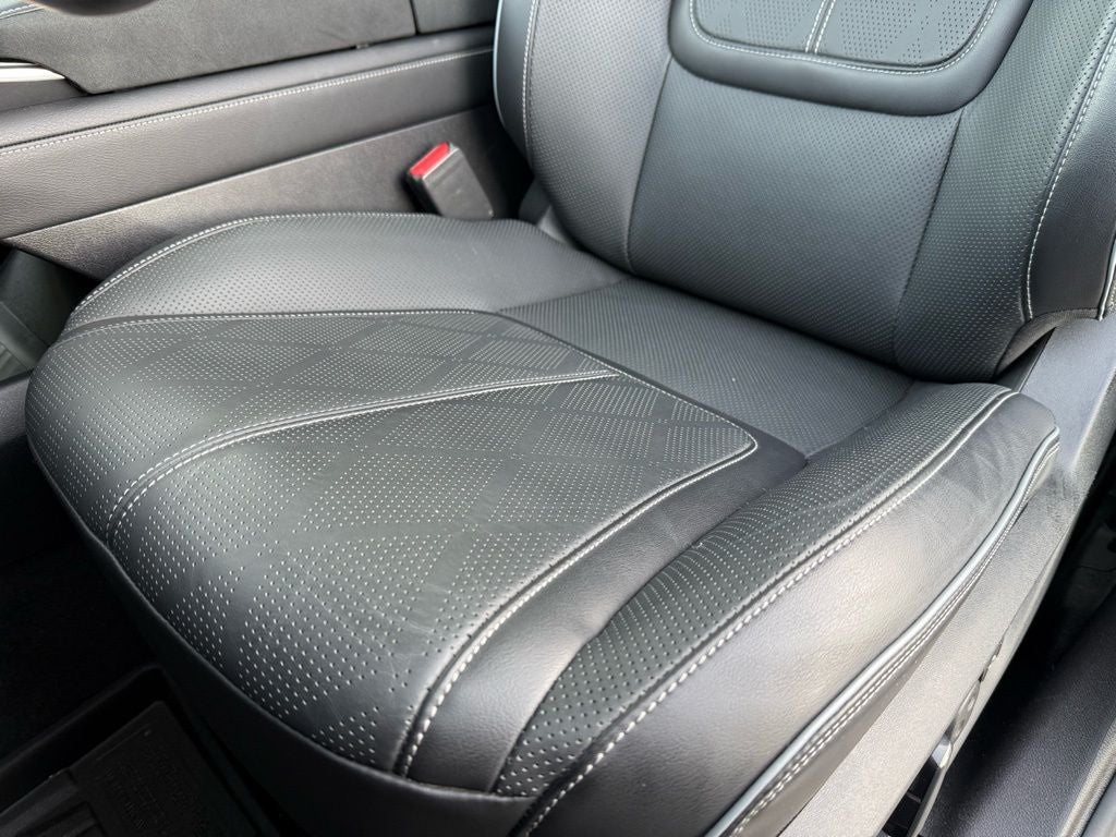 2025 INFINITI QX80 SENSORY HEATED SEATS / MOONROOF / ONE OWNER