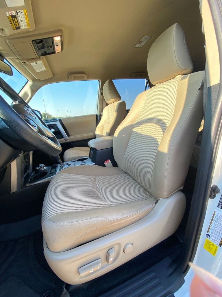 2022 Toyota 4Runner SR5 4X4 / CLEAN CARFAX